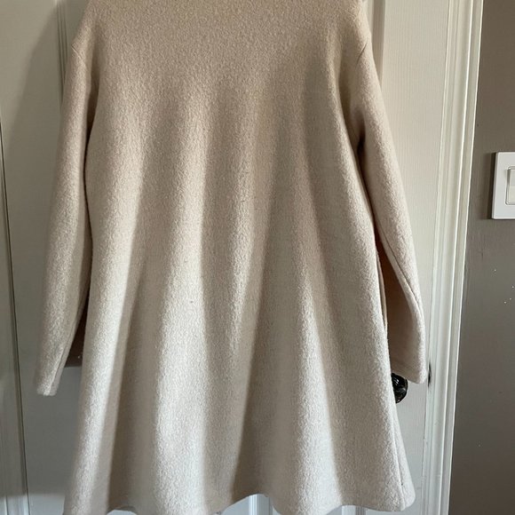 Beautiful Wilfred Merino Wool Swing Coat - Picture 7 of 9